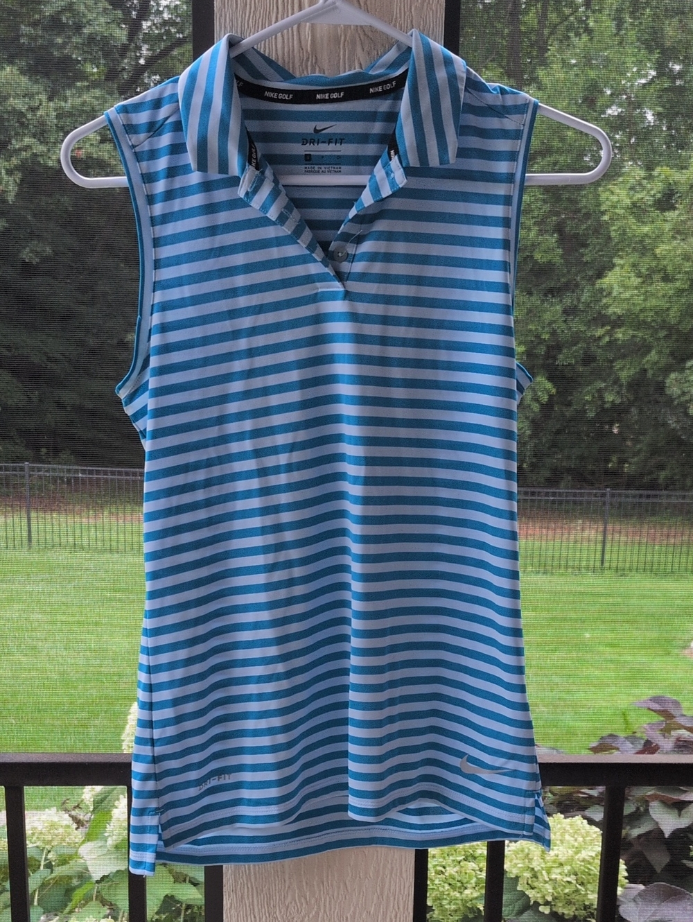 Nike Women's Sleeveless Golf Polo - Blue On Blue Stripes Size Small